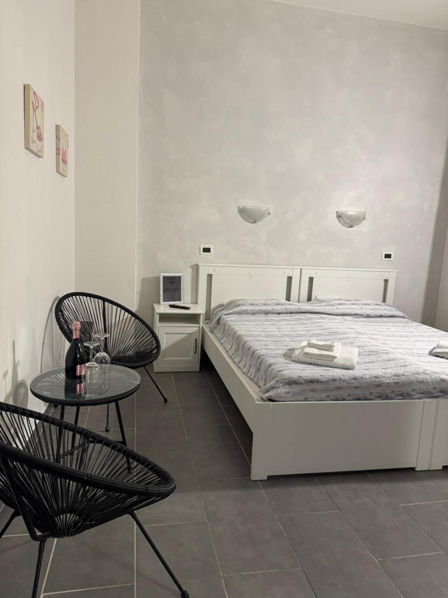 Home Rome Relax ภายนอก รูปภาพ